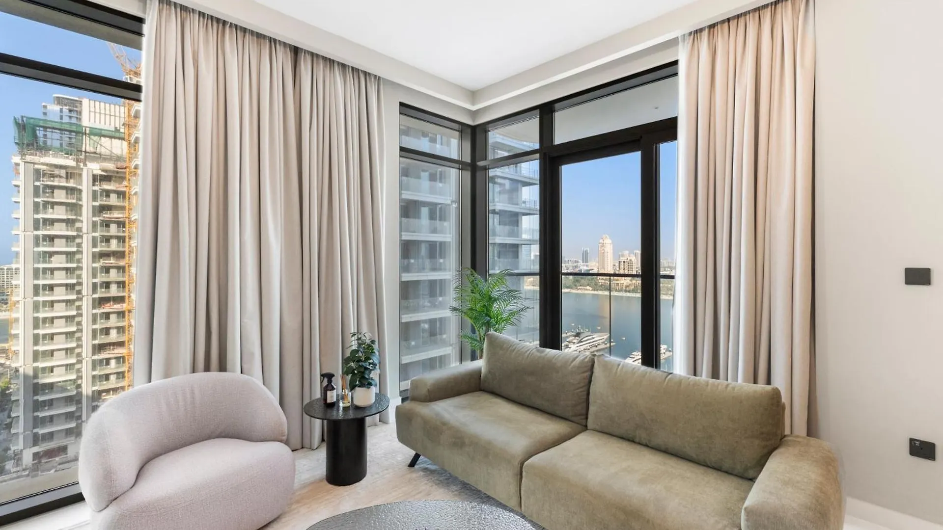 Seaside Lux Retreat 2-Br Private Beach Dubai 0*,