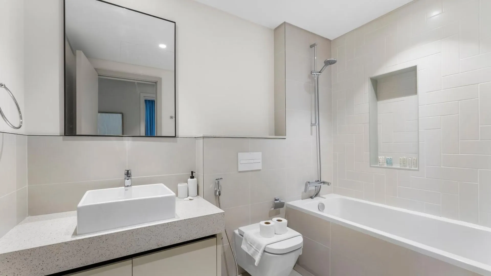 Seaside Lux Retreat 2-Br Private Beach Dubai 0*,