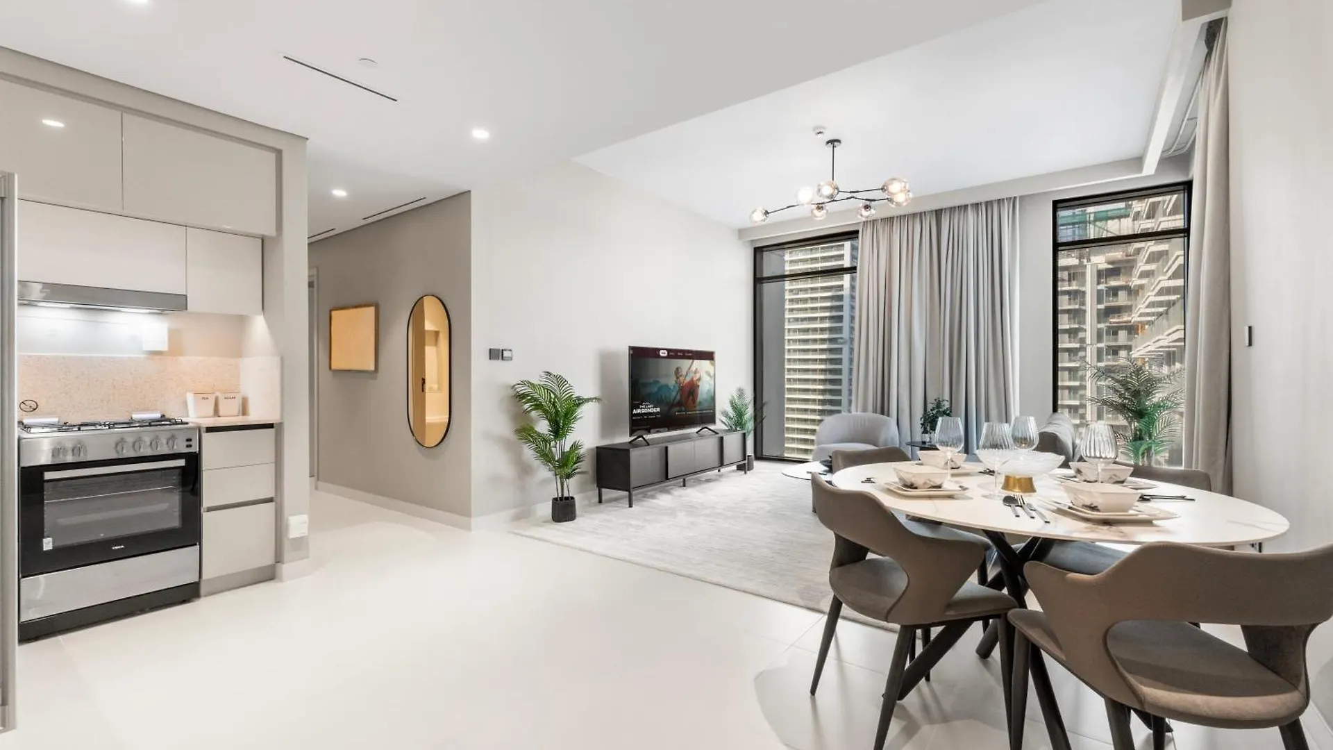 Seaside Lux Retreat 2-Br Private Beach Dubai