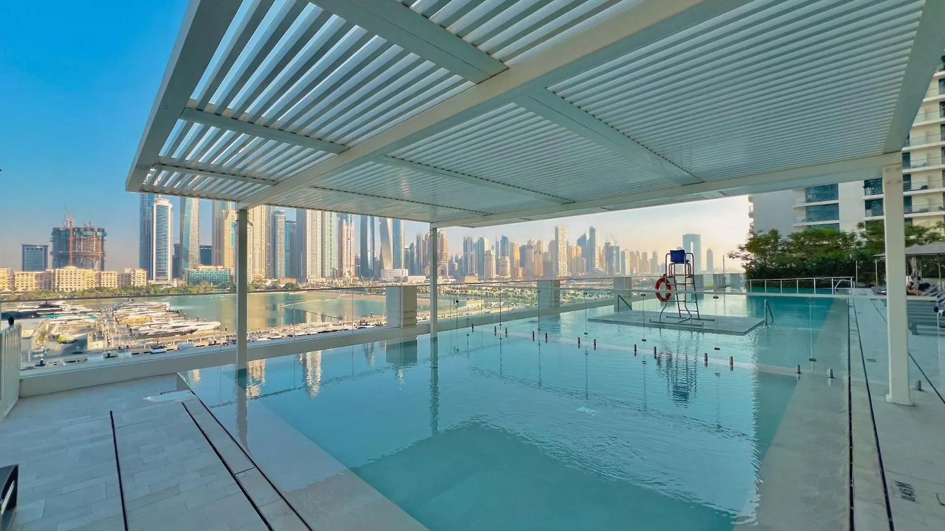 Seaside Lux Retreat 2-Br Private Beach Dubai Aparthotel