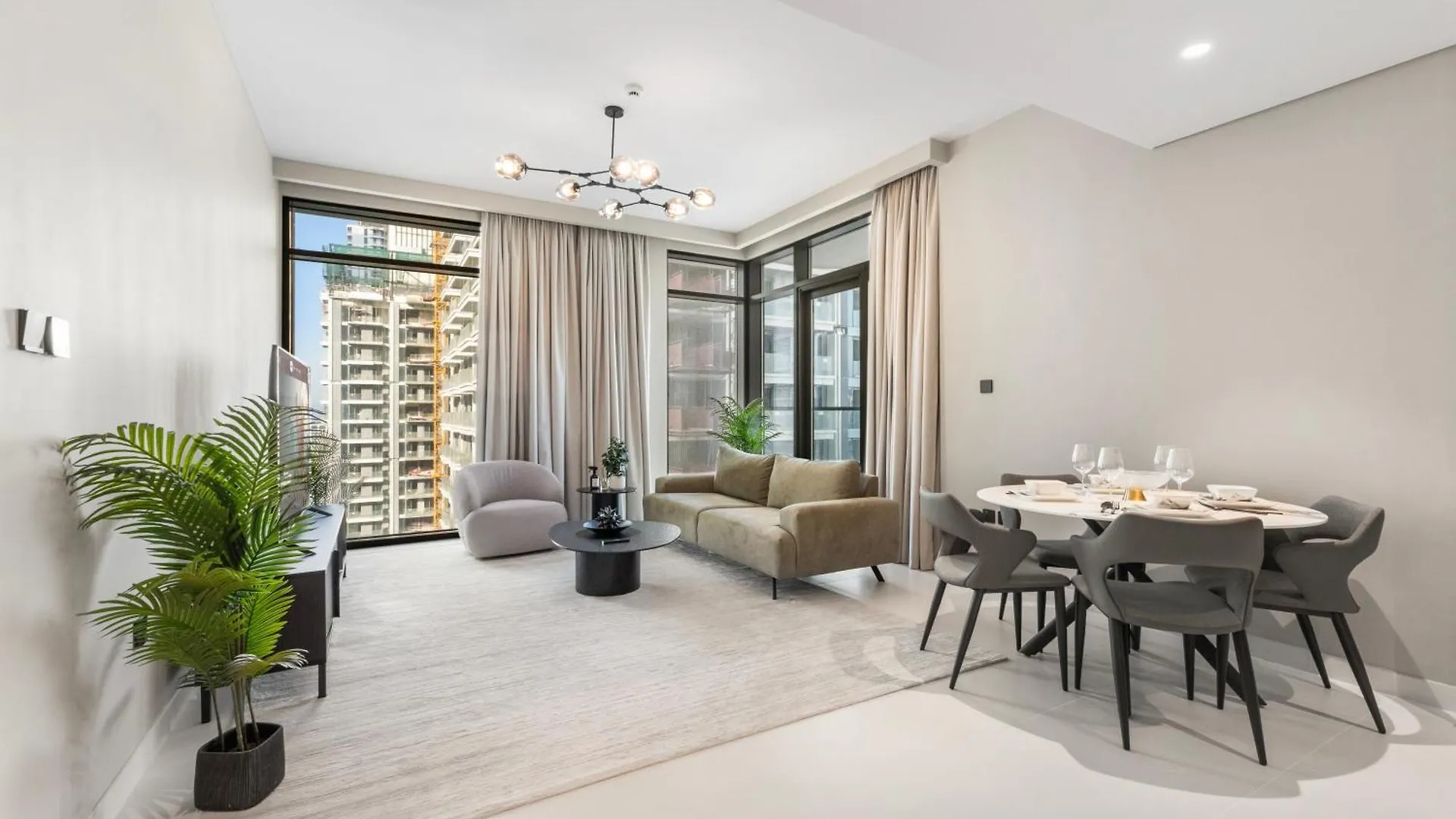 Aparthotel Seaside Lux Retreat 2-Br Private Beach Dubai